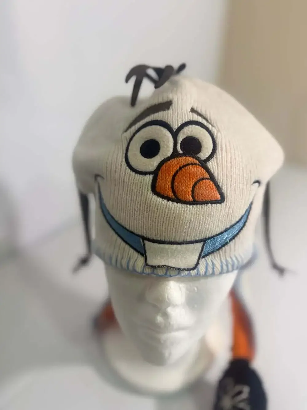 Disney Flipeez Olaf Winter Hat Beanie